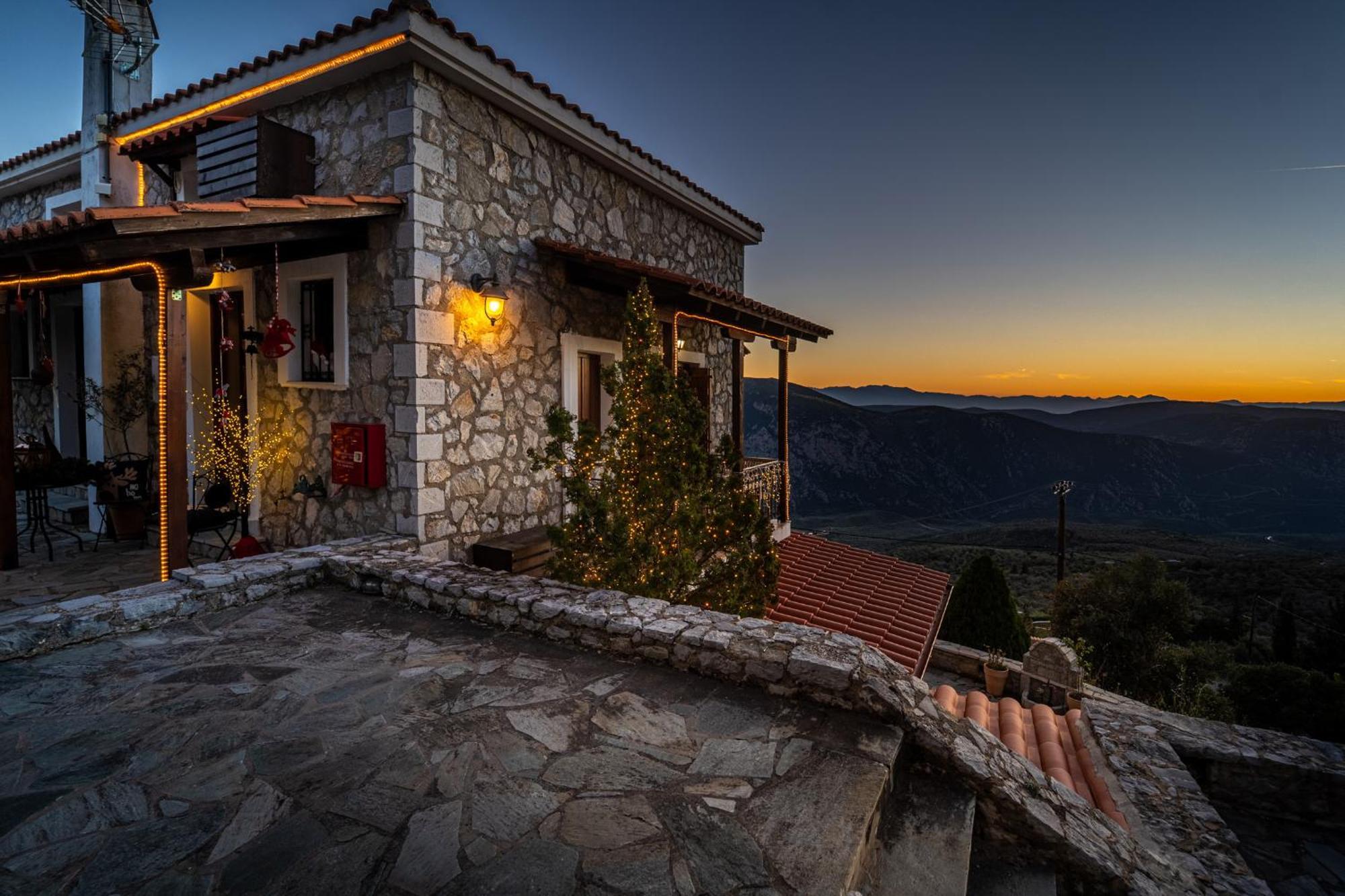 Rock Dandy Deluxe Chalet In Arachova - Delphi, Sauna, Prv Parking, Amazing View Экстерьер фото